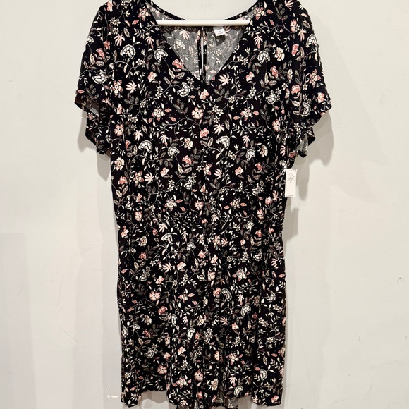 Old Navy Black Floral V-Neck Romper with Pockets NWT - Picture 3 of 16